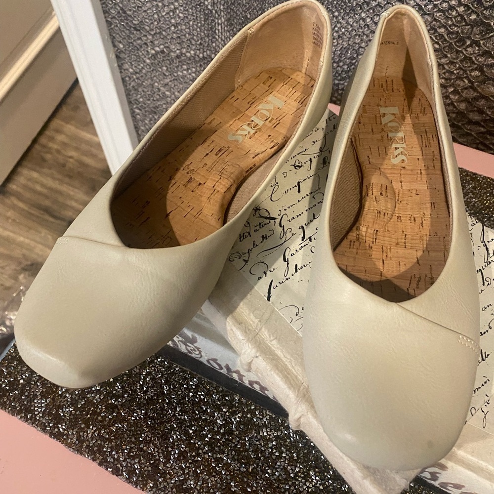 Korks by Kork Ease Off White Beige Penelope Flats 7.5.  WORN ONCE - Picture 6 of 9